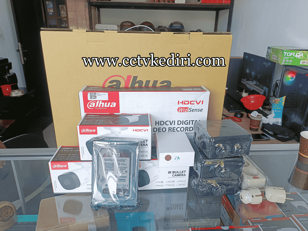 <p>Kamera CCTV alat yang sering kali digunakan untuk keamanan ditempat yang diinginkan, kamera ini banyak sekali orang-orang yang menggunakan sebagai alat pengawas disetiap&nbsp;harinya, anda bisa dapatkan kamera dengan harga murah ditempat kami, kami juga menjual banyak kamera dengan merk lainnya seperti Dahua, Hikvision, dan juga Ezviz kamera berkualitas.</p>